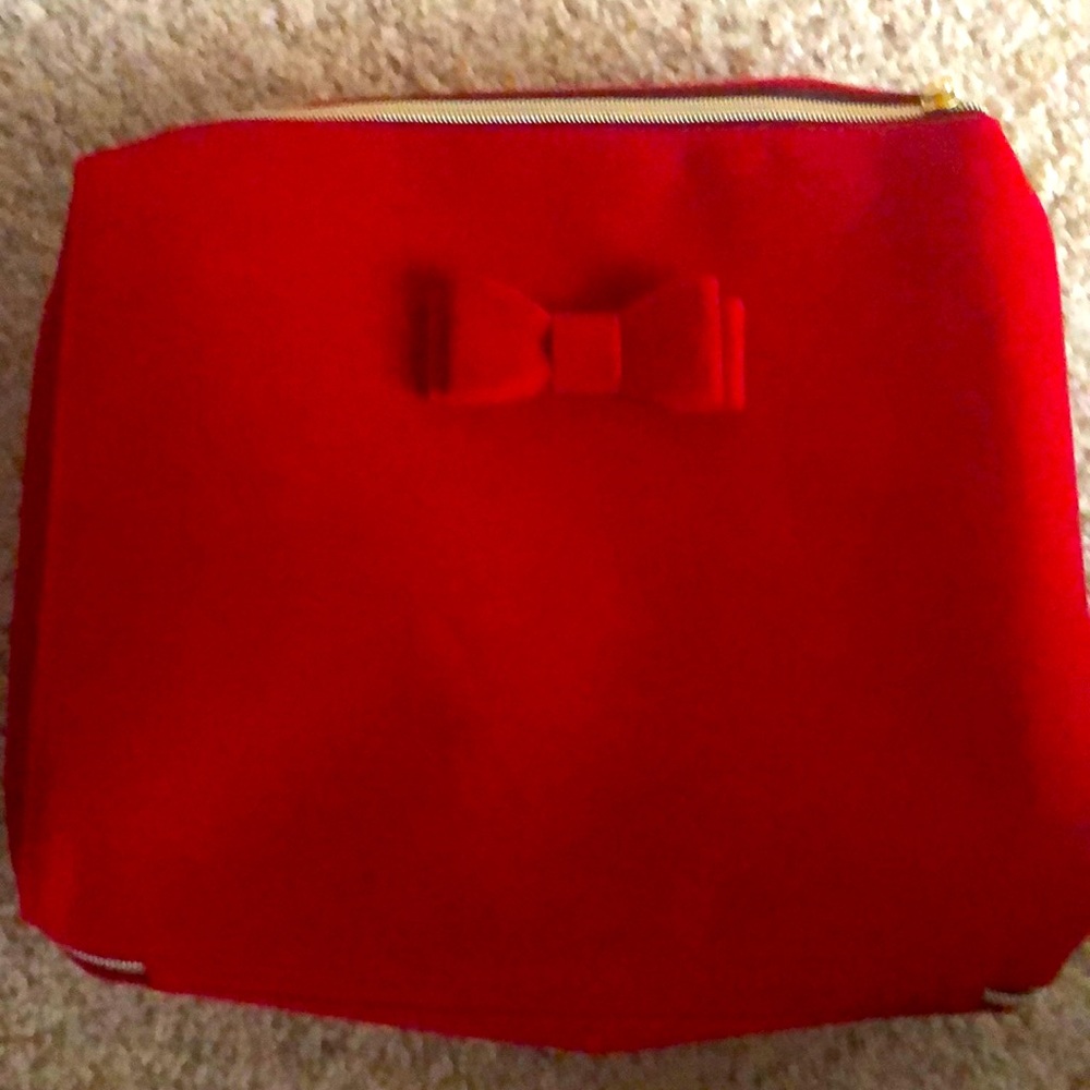 2020 Velvet Estée Lauder Exclusive Travel Makeup Case